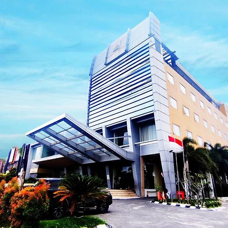 Royal Asnof Hotel Pekanbaru Exterior foto