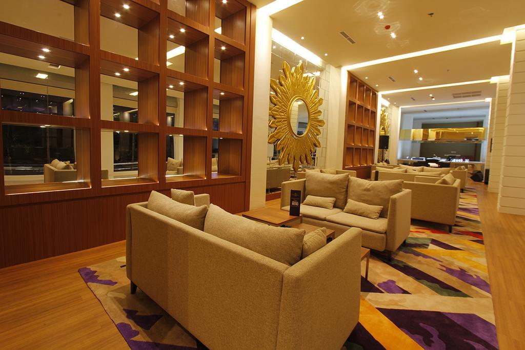 Royal Asnof Hotel Pekanbaru Exterior foto